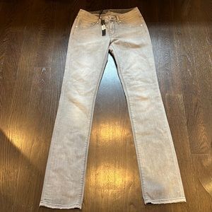 Women’s Ellie Tahari straight leg jeans size 2 light grey wash. Mid rise.Tags on